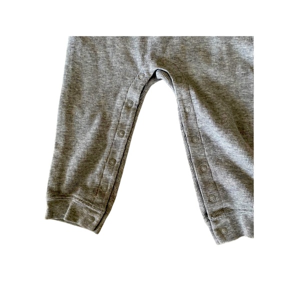 Carters Baby Gray Long Sleeve Jumpsuit 24 MO (1 Pc) Never worn Soft Waffle Knit - Picture 6 of 9